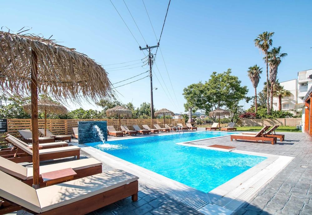 Essential Summer (Adults Only) فاليراكي المظهر الخارجي الصورة